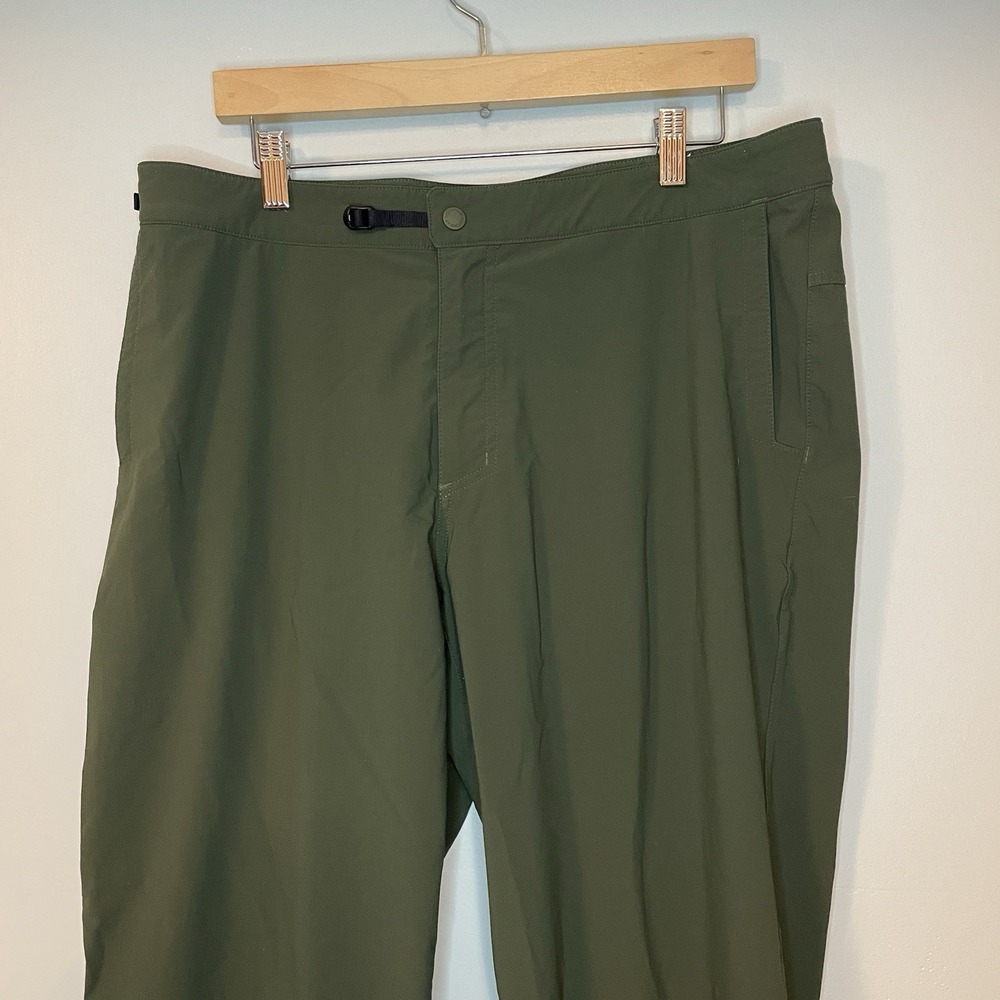 Mountain Hardwear Pants Men's 36/34 Green Belted Hiking Zip Pockets Nylon - Picture 2 of 10